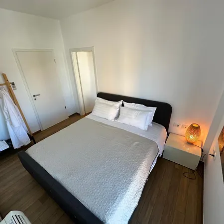 Downtown Apartment *