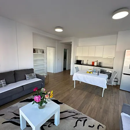 Downtown Apartment *